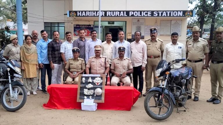 Davanagere: ಚೋರ್​​ ಮಗ ಚಂಡಾಳ್​​ ಅಪ್ಪ; ದೇಗುಲದಲ್ಲಿ ಕದ್ದು ಸಿಕ್ಕಿಬಿದ್ದ ಐನಾತಿಗಳು! – Kannada News | Davangere Temple Robbery: Father Son Duo Arrested for Theft at Duggalli Anjaneya Temple